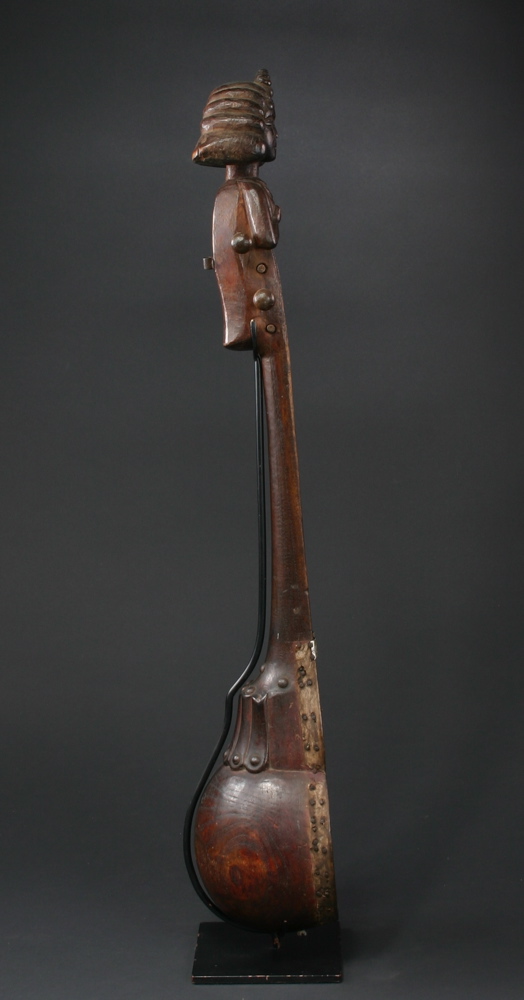 #AS207: Santal lute with beautiful female figure at the top