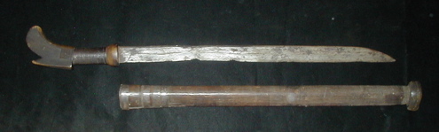 #INDO131: Antique Toraja sword known as a Dou lalan