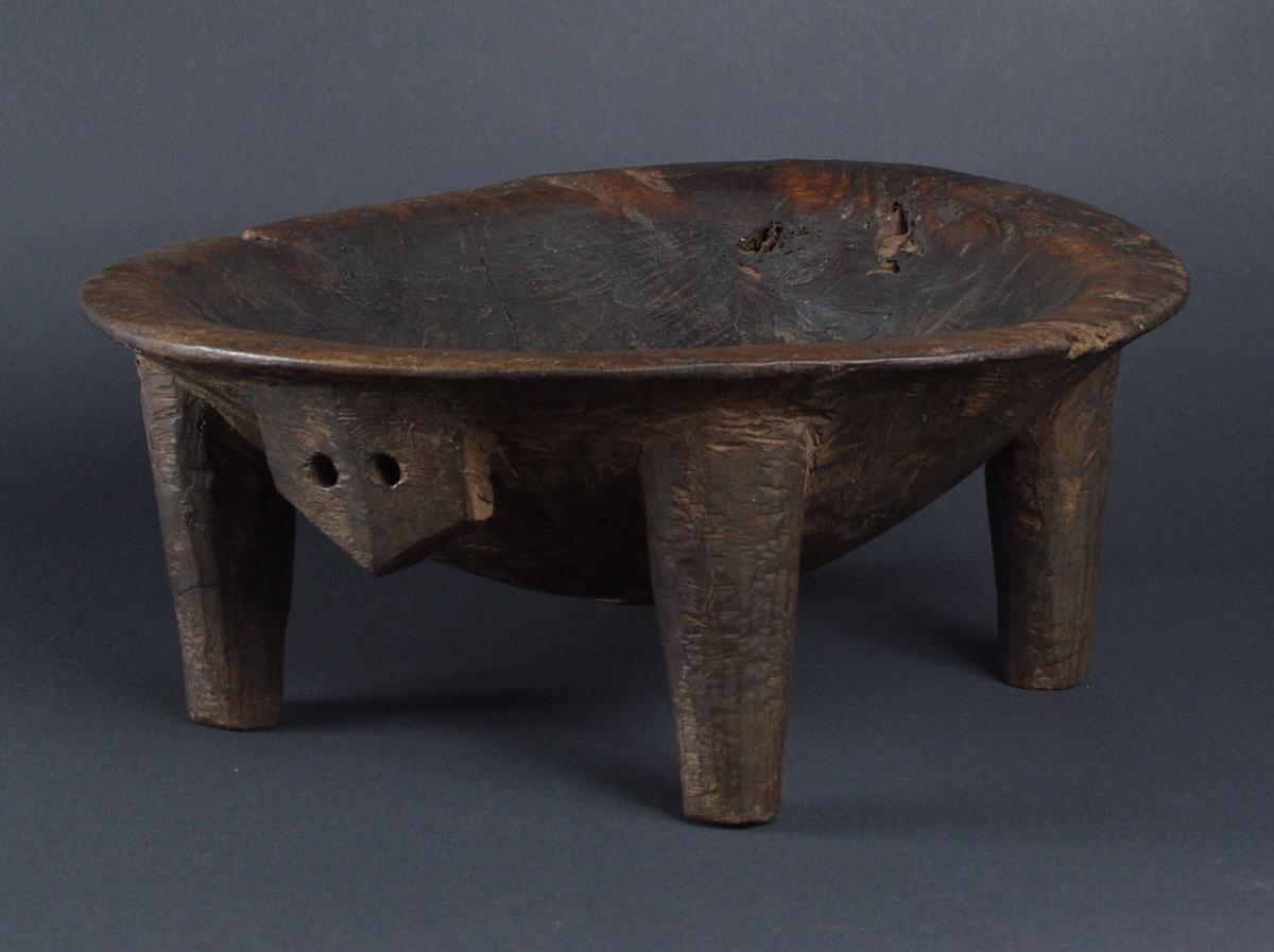 #OC223: Polynesian Kava bowl with nice dark patina