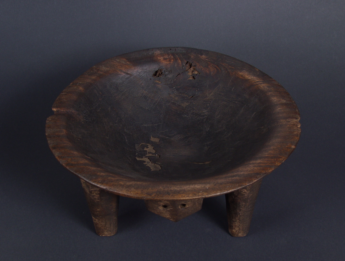#OC223: Polynesian Kava bowl with nice dark patina